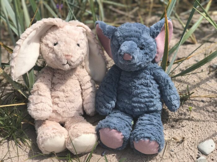 Mollis Hase Kuscheltier Baby (36cm groß) – Weiches Stofftier für Kinder &  – Kuschelhase – Bild 7